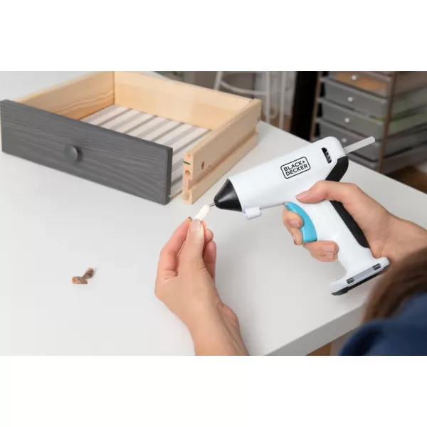Taviaca pištoľ na batérie 3,6V Black&Decker BCGL115