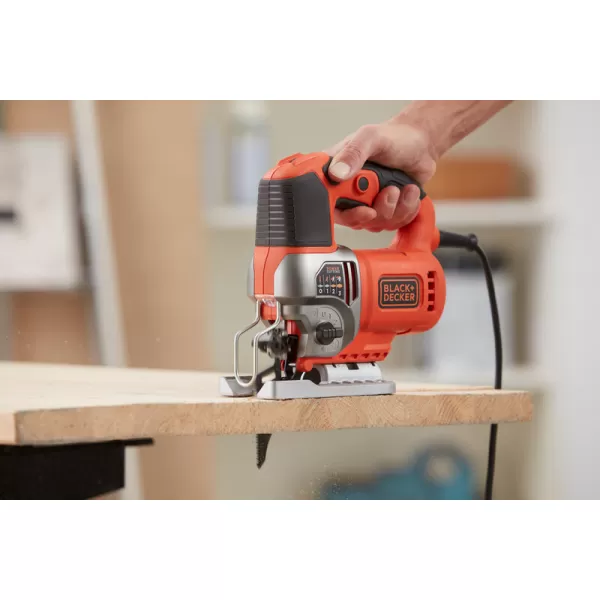 Píla priamočiara 650W Black&Decker BES610