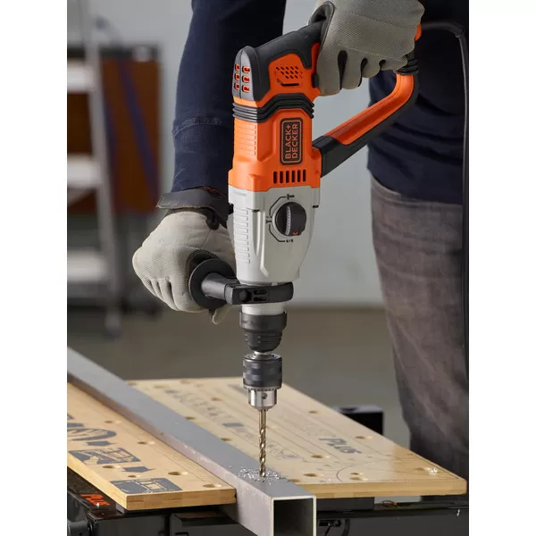 Kombinované kladivo 800W 2,2J v kufru Black&Decker BEHS02K