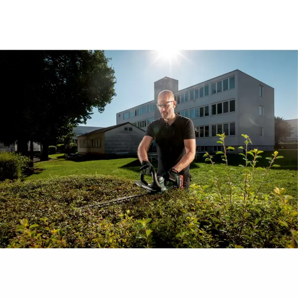 Akumulátorové nožnice na živý plot 18V/ 1x2,0Ah Metabo AHS 18-45V