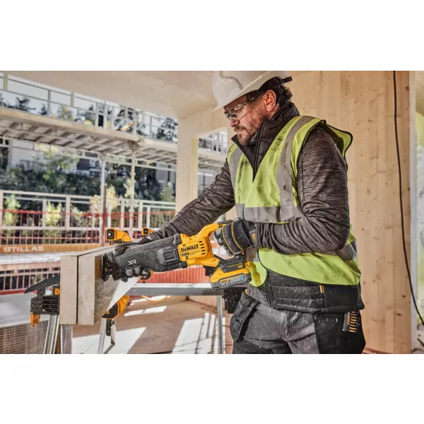 Aku mečová pila 18V 2x 5,0Ah XRP DeWALT POWERSTACK DCS386H2T