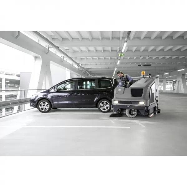 Podlahový mycí stroj s odsáváním B 300 R I D + SSD pravý Kärcher 0.300-282.0