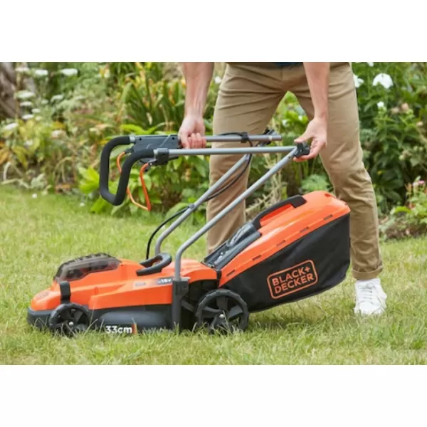 Aku rotační sekačka 18V 2x2,5Ah Black&Decker BCMW3318L2