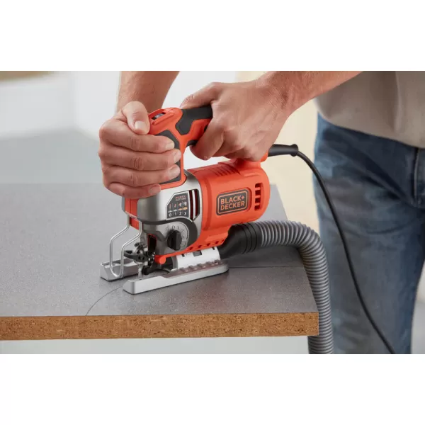 Píla priamočiara 650W Black&Decker BES610