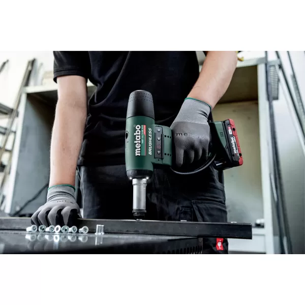 Aku nýtovací pistole 18V bez aku NMP 18 LTX BL M10 Metabo 601788850