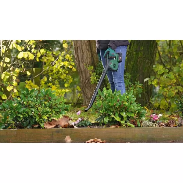 Aku foukač na listí 18V 1x2,5Ah Bosch UniversalLeafBlower 18V-130 06008A0600