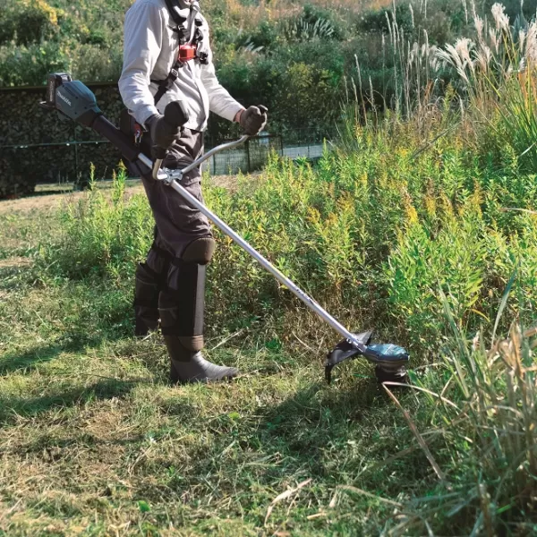 Akumulátorový krovinorez Li-ion XGT 40V bez akumulátora Makita UR002GZ01