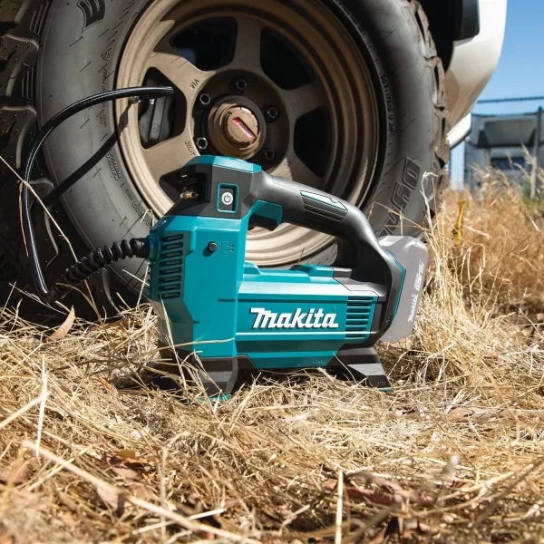 Batériový kompresor Li-ion LXT 18V bez batérie Makita DMP181Z