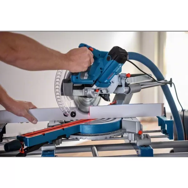 Kapovací a pokosová pila Bosch GCM 305-216 D 0601B49000