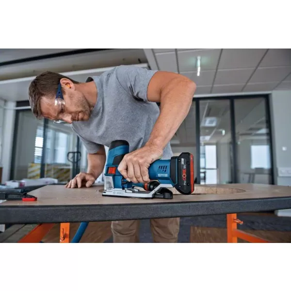 Aku kmitací pila 18V 2x4,0Ah Bosch GST 18V-155 SC 06015B0002