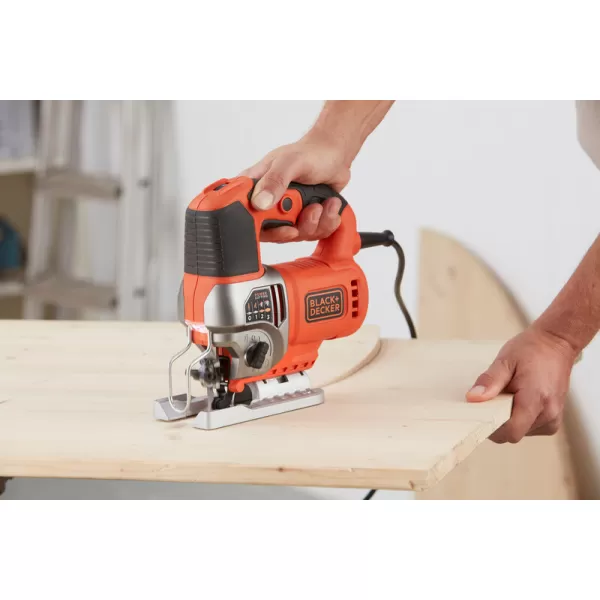 Píla priamočiara 650W Black&Decker BES610