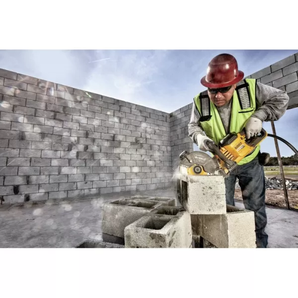 Akumulátorová priamočiara píla 230mm 54V 2x9,0Ah FLEXVOLT + kotúč DeWALT DCS691X2