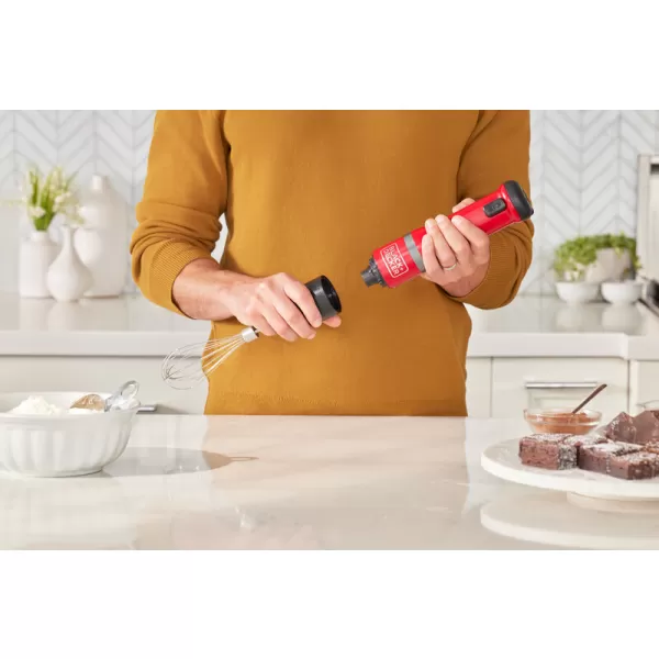 Aku tyčový mixér 7,2V 1x2,0Ah + šlehač - červený Black&Decker BCKM1012KR