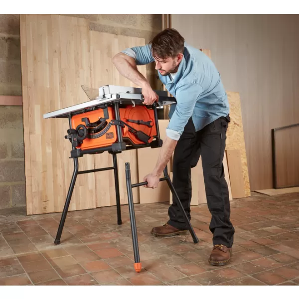 Stolní kotoučová pila 1800W Black&Decker BES720