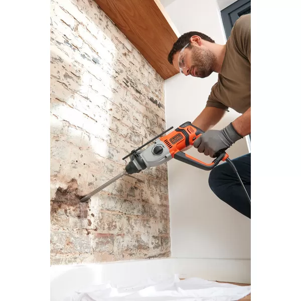Kombinované kladivo 800W 2,2J v kufru Black&Decker BEHS02K