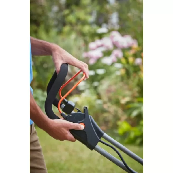 Aku rotační sekačka 18V 2x2,5Ah Black&Decker BCMW3318L2