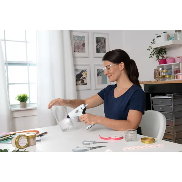 Taviaca pištoľ na batérie 3,6V Black&Decker BCGL115