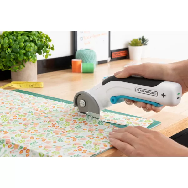 Akumulátorové rotačné nožnice 3,6V Black&Decker BCRC115