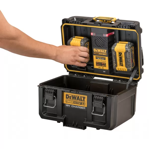 Dvojitá nabíječka v kufru TOUGHSYSTEM 2.0 DeWALT DWST83471