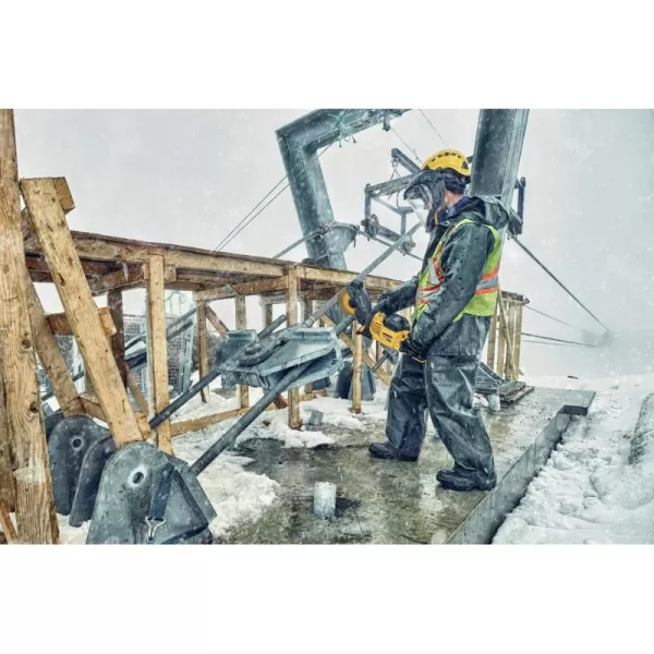 Akumulátorová priamočiara píla 230mm 54V 2x9,0Ah FLEXVOLT + kotúč DeWALT DCS691X2