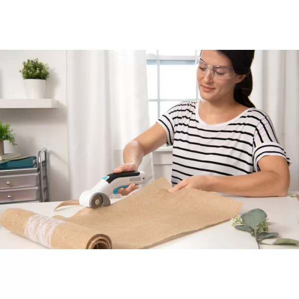 Akumulátorové rotačné nožnice 3,6V Black&Decker BCRC115