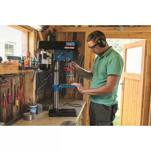 Vertikálna vŕtačka Scheppach DP 19 VARIO s krížovým laserom