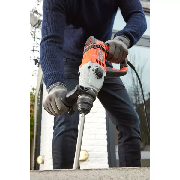 Kombinované kladivo 800W 2,2J v kufru Black&Decker BEHS02K