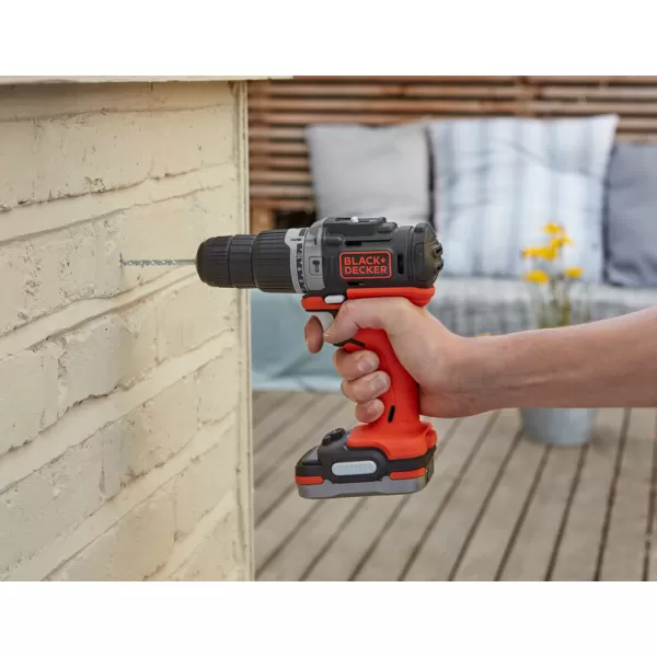 Aku vrtací šroubovák 12V 1,5Ah v tašce Black&Decker BDCHD12S1