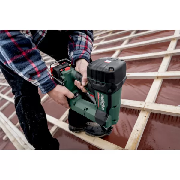 Aku hřebíkovačka 18V 2x4,0Ah Metabo 612090800