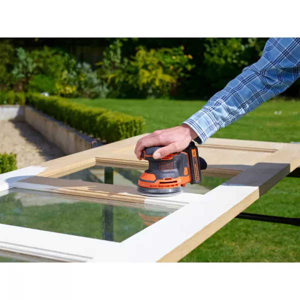Aku excentrická bruska 18V bez aku Black&Decker BDCROS18N