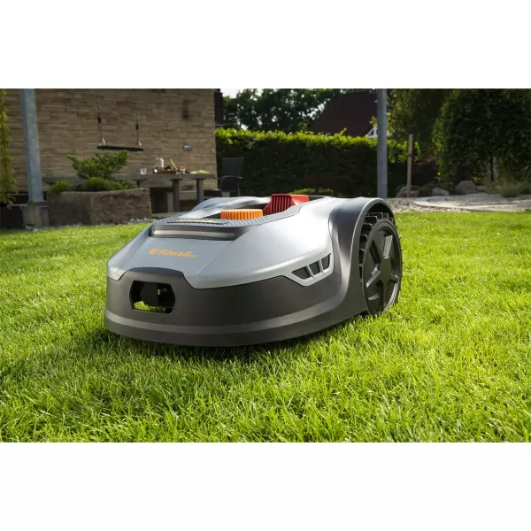 Robotická akumulátorová sekačka 600 m2 s možností ovládání přes WiFi nebo Bluetooth RRM 650 APP Riwall