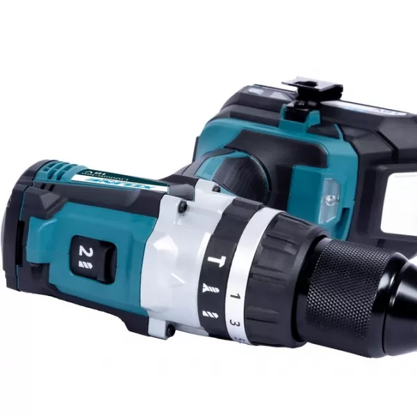 Aku vrtačka s příklepem bezuhlíková 18V + 2baterie + kufr XTline XT102865