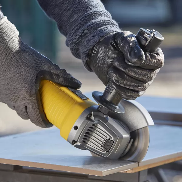 Úhlová bruska 115mm Stanley FatMax FMEG210