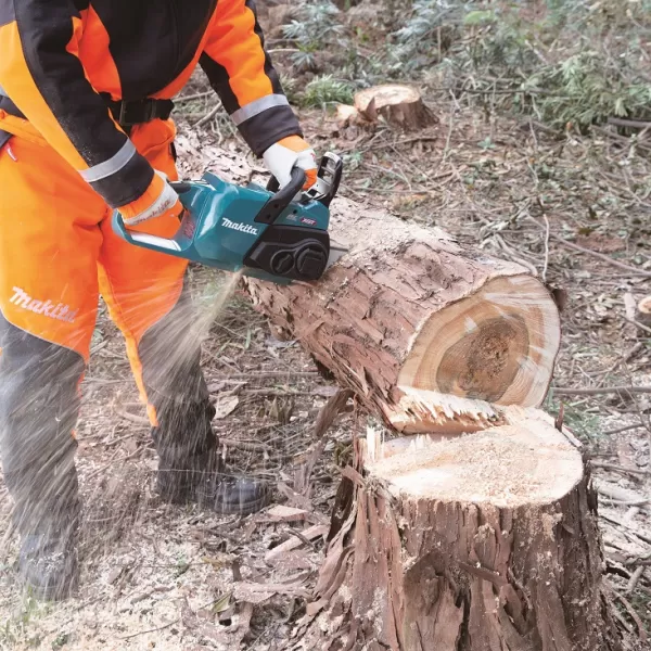 Aku řetězová pila 400 mm Li-ion XGT 40V bez aku Makita UC023GZ