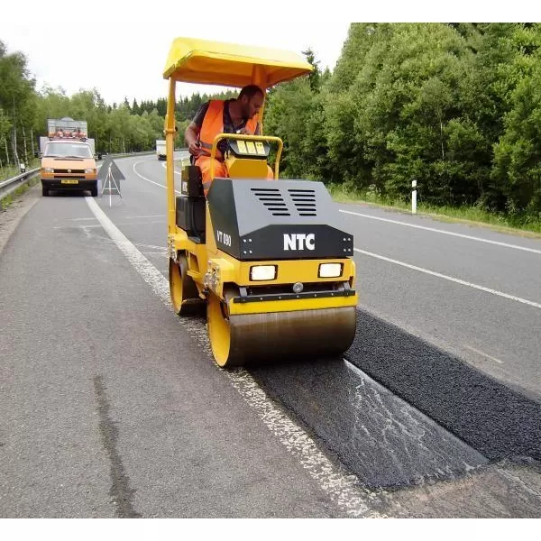 Tandemový vibrační válec NTC VT 90