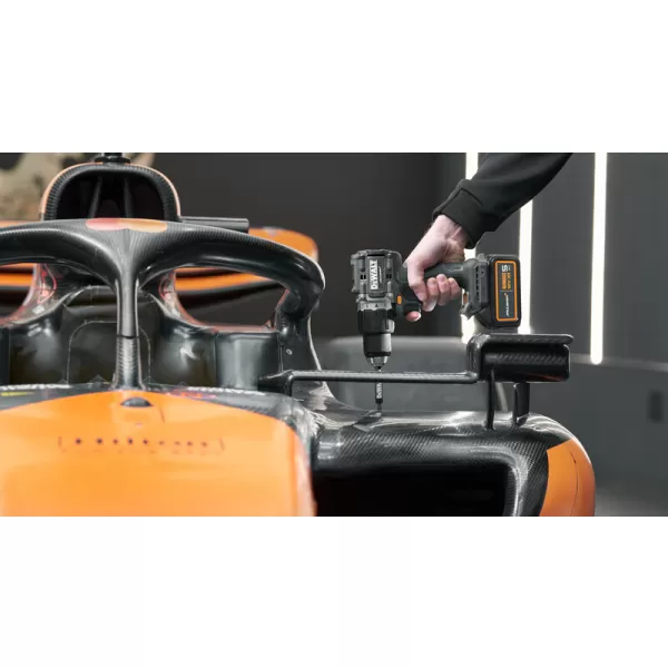 Aku příklepová vrtačka 18V/2x5,0Ah limitovaná edice McLaren DeWALT DCD85MP2T