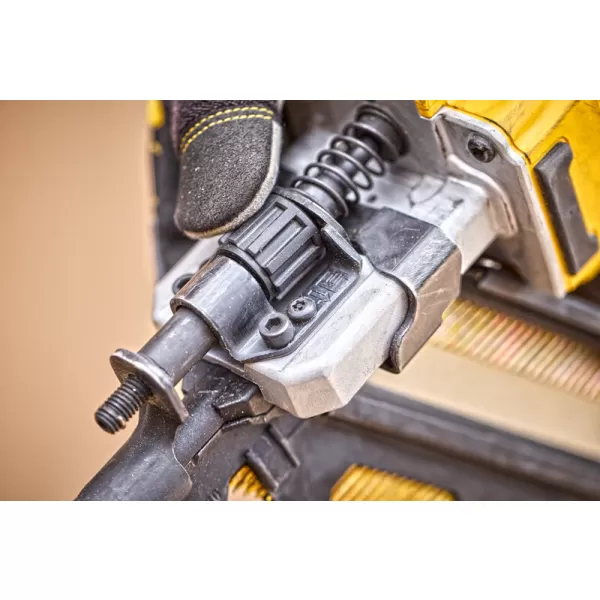 Aku tesařská hřebíkovačka 18V bez aku DeWALT DCN930N