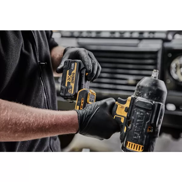 Aku rázový bezuhlíkový utahovák 18V 2x5,0Ah DeWALT DCF900P2G