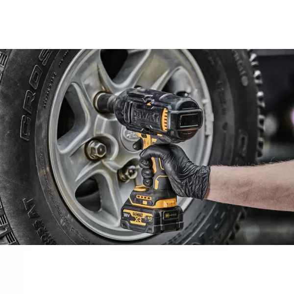 Aku rázový bezuhlíkový utahovák 18V 2x5,0Ah DeWALT DCF900P2G
