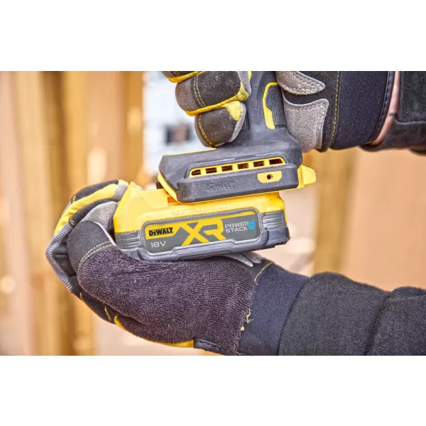Aku bezuhlíkový hydraulický utahovák 1/4" 18V 2x1,7 Ah DeWALT POWERSTACK DCF870E2T