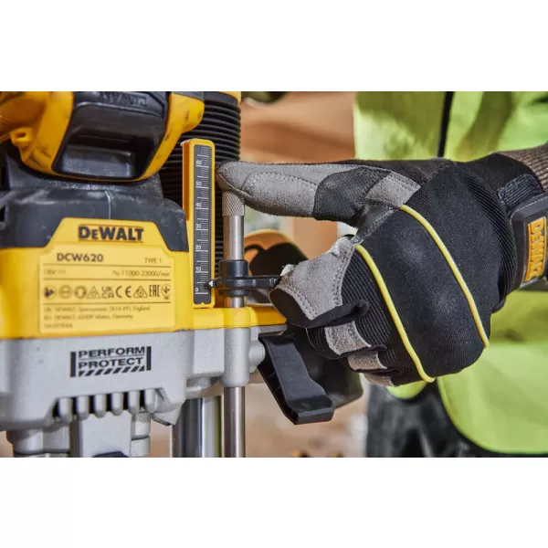 Aku bezuhlíková horní frézka 70mm 18V bez aku DeWALT DCW620NT