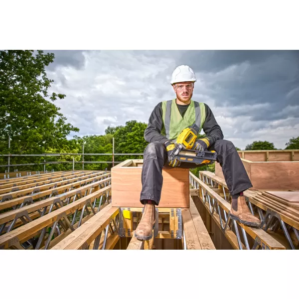 Aku tesařská hřebíkovačka 18V bez aku DeWALT DCN930N