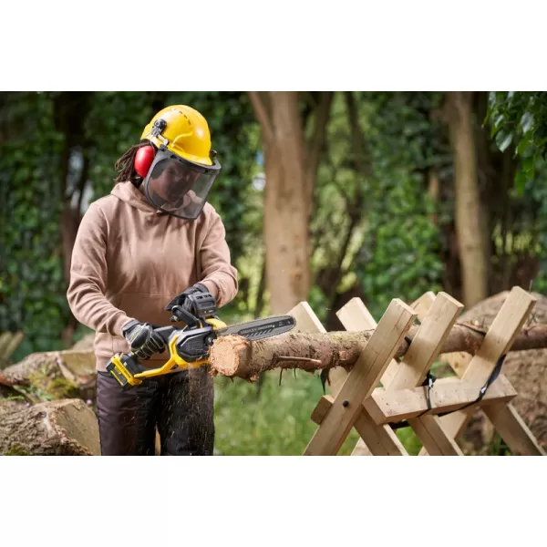 Aku bezuhlíková řetězová pila V20 18V 1x4,0Ah Stanley FatMax SFMCCS730M1