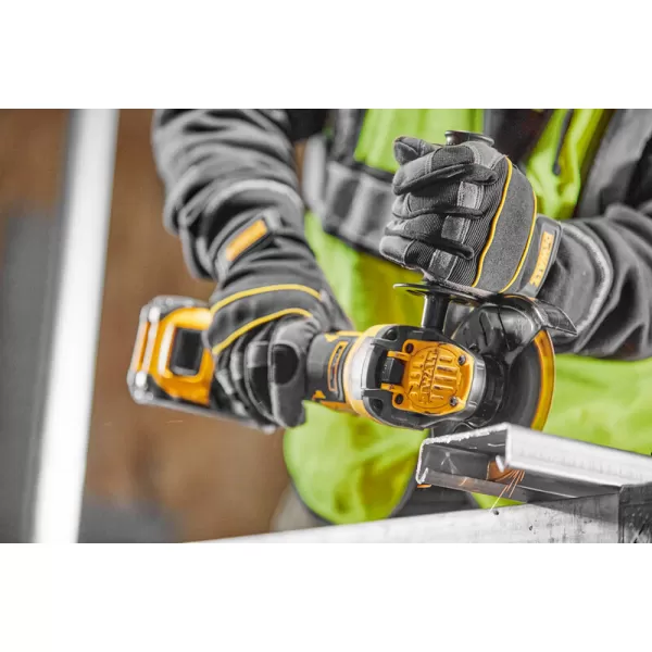 Aku úhlová bruska 125mm XR Li-Ion 18V bez aku, s dvojčinným pádlovým spínačem DeWALT DCG416VSN