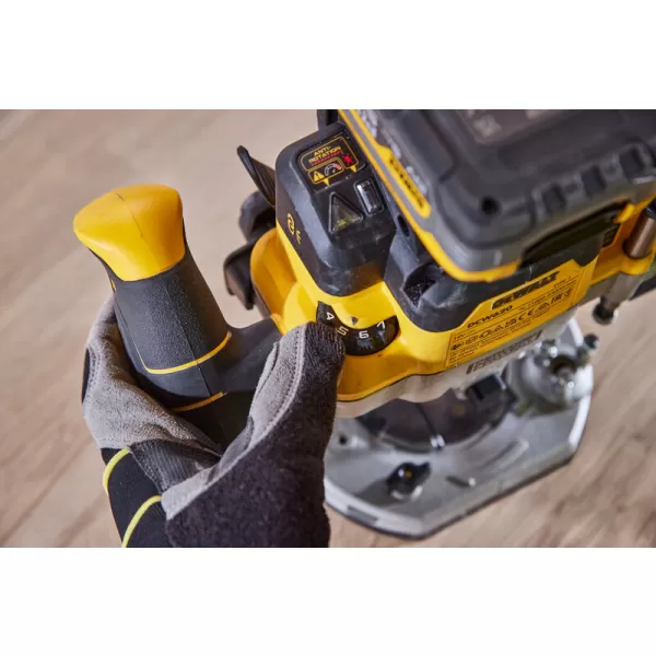 Aku bezuhlíková horní frézka 70mm 18V bez aku DeWALT DCW620NT