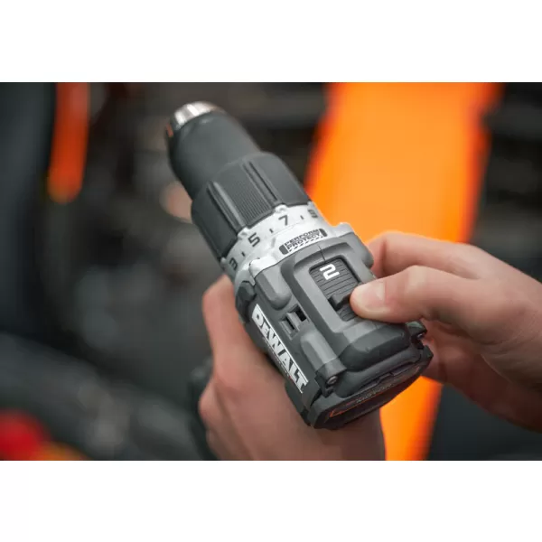 Aku příklepová vrtačka 18V/2x5,0Ah limitovaná edice McLaren DeWALT DCD85MP2T