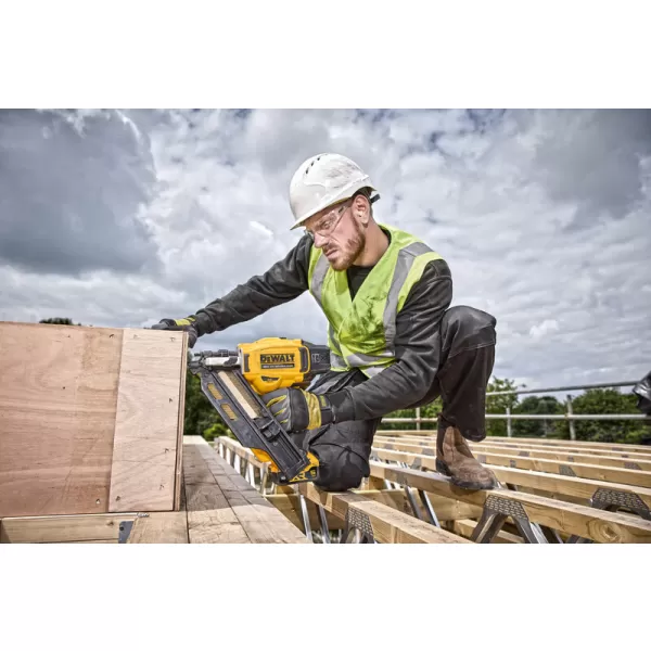Aku tesařská hřebíkovačka 18V bez aku DeWALT DCN930N