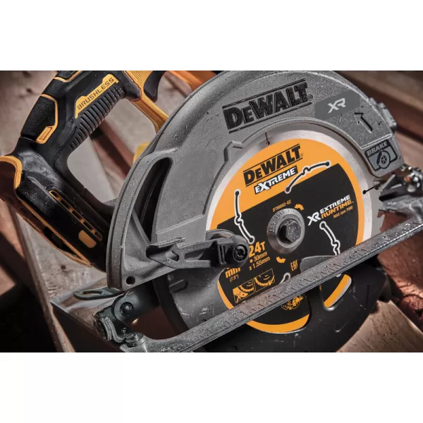 Aku kotoučová pila 18V FLEXVOLT ADVANTAGE bez aku DeWALT DCS573NT