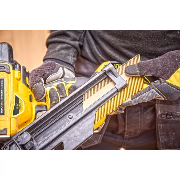 Aku tesařská hřebíkovačka 18V bez aku DeWALT DCN930N