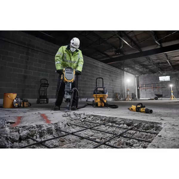 Demoliční kladivo s 28mm šestihranem DeWALT D25966